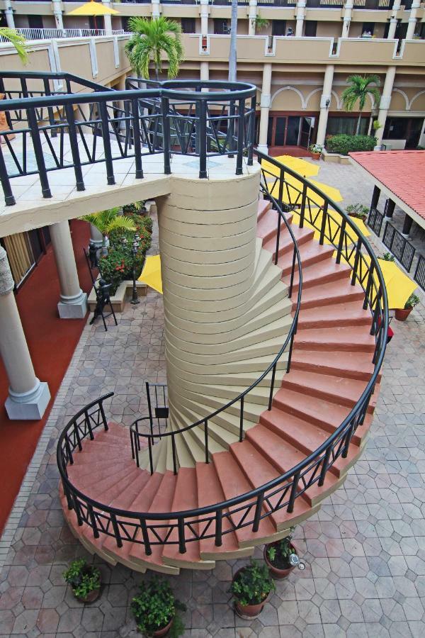 Windward Passage Hotel Charlotte Amalie Bagian luar foto